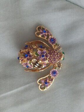 Joan Rivers Garden Party Bee Brooch